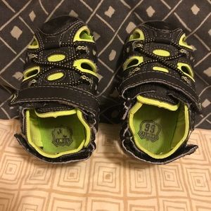 Lot of 3 pairs of baby boy shoes. Size 4.